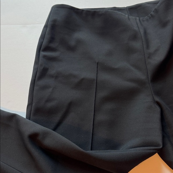 AKRIS Classic Black Melissa Ankle Woman’s Pull-on with Side Zipper Pant - Picture 4 of 13